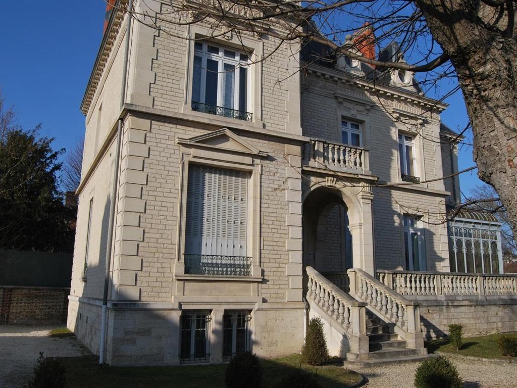 Gite La Tour Boileau Troyes Esterno foto