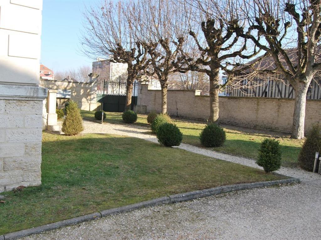 Gite La Tour Boileau Troyes Esterno foto