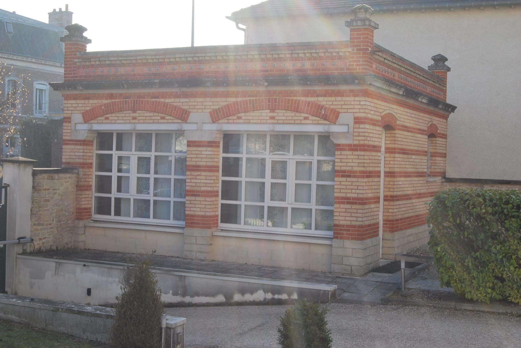Gite La Tour Boileau Troyes Esterno foto